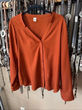 Women's Button-Front Blouse in Rust